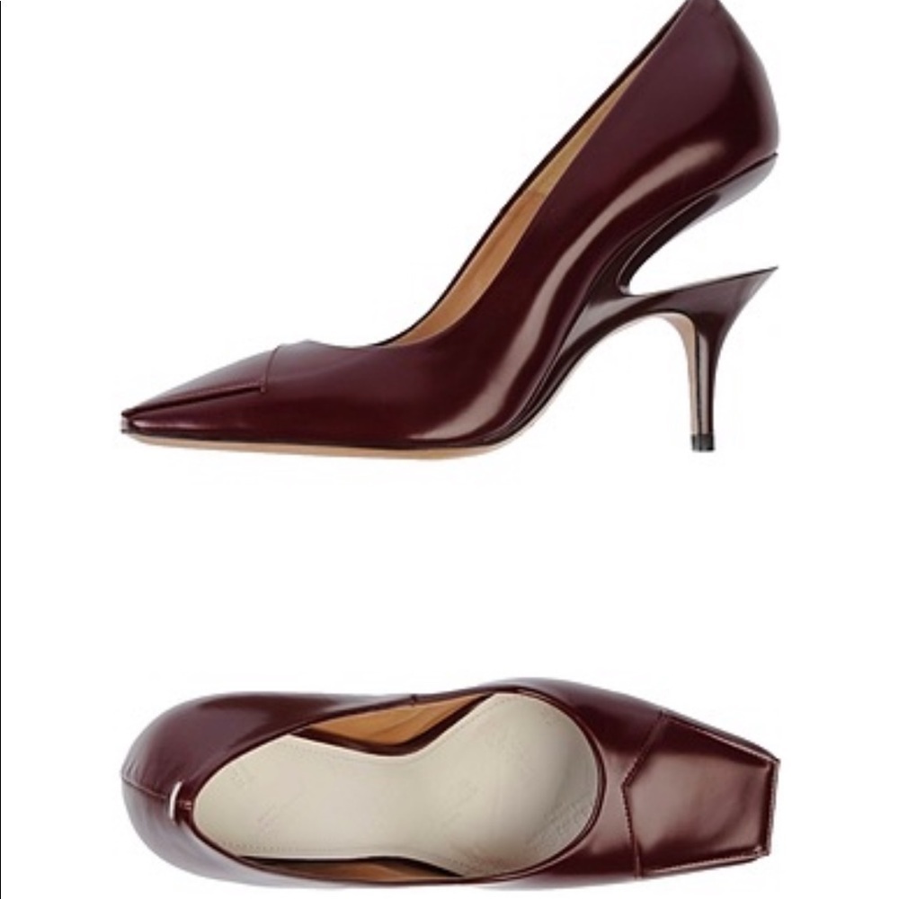 MAISON Margiela Maroon Color High Heel Shoe with square toe